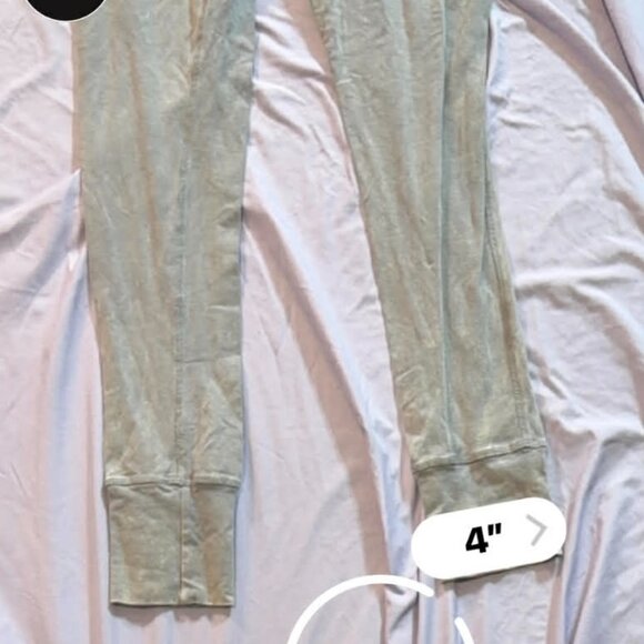 FOUR pairs of Dip Brand Leggings (Grey, Mauve, Green, Black) MEDIUM - Picture 11 of 12